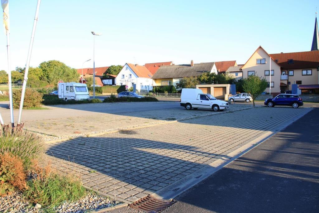 Landgasthof Frankentor Wasserlosen Luaran gambar